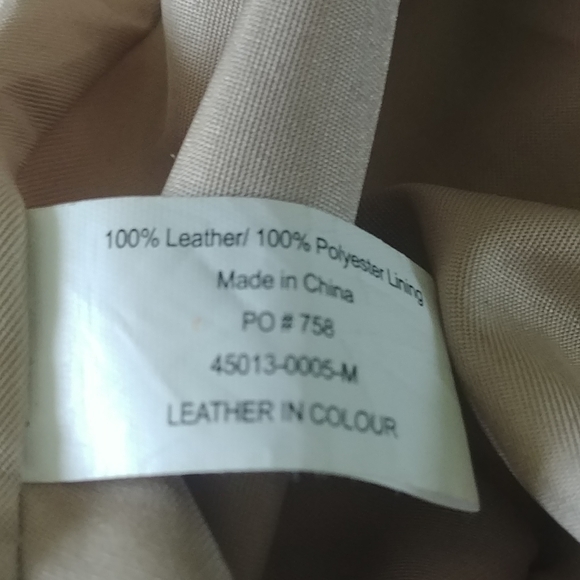 ⭐HOST PICK⭐Great condition, 100% LEATHER GREEN COLOR Tote Bag - Picture 12 of 16